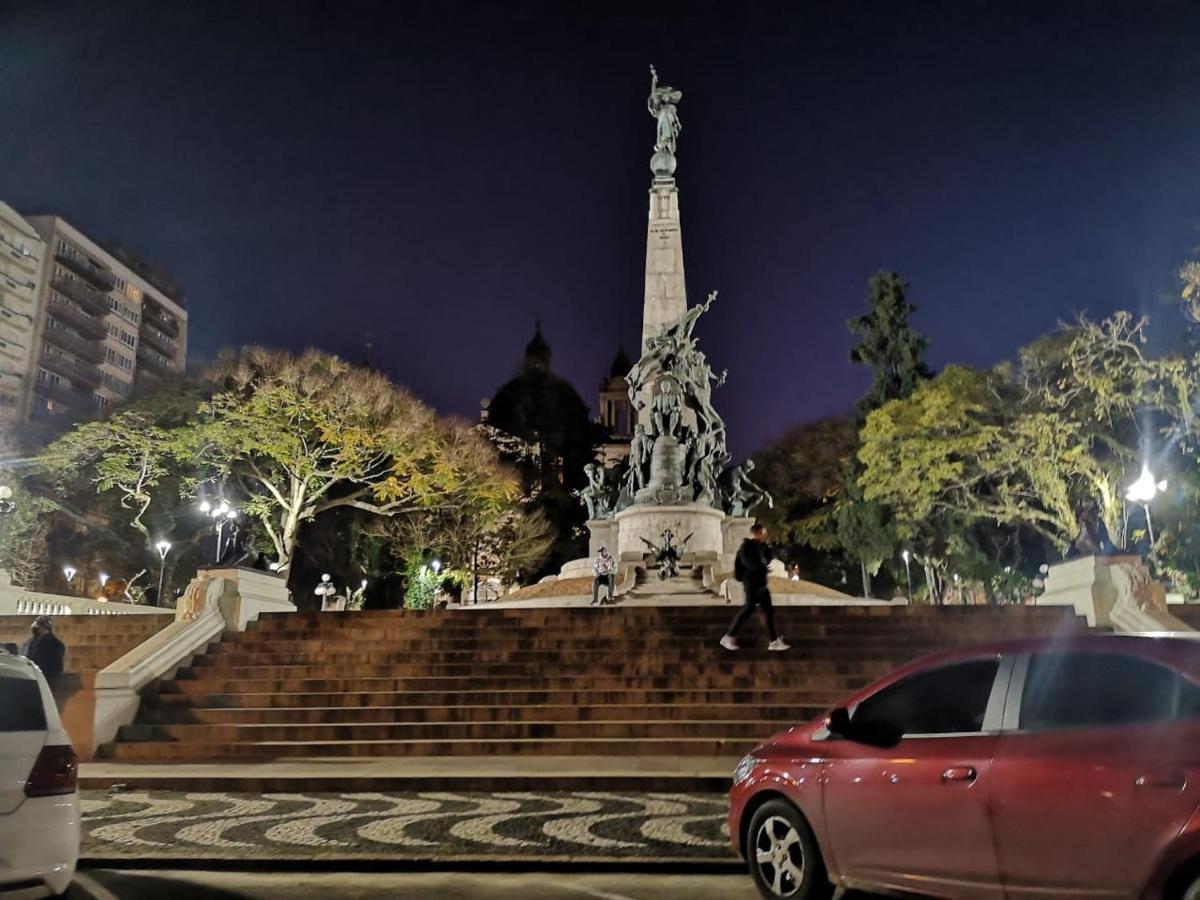 Ensolarado E Espacoso Quarto/Sala No Coracao De Poa 阿雷格里港 外观 照片